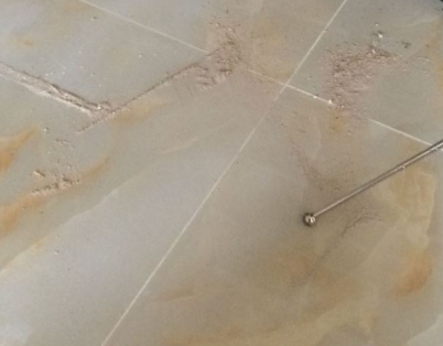 高台瓷砖空鼓维修公司分享粘合剂选择不当在瓷砖铺贴过程中可能导致以下问题