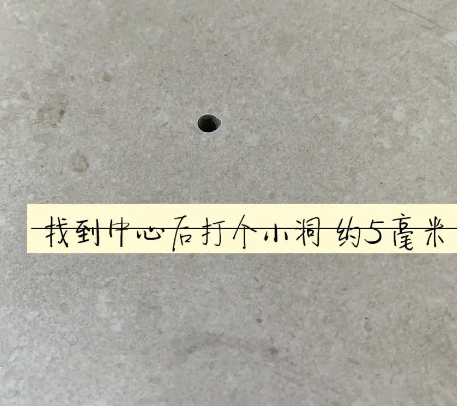 高台瓷砖空鼓维修公司专业解答在瓷砖铺贴过程中，如果砂料搅拌不均匀，将会带来以下问题